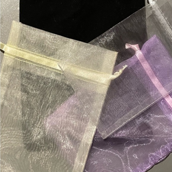 Avon “Believe” Angel Pendant Necklace – 18” Gold Tone with Purple Gem - Picture 7 of 7